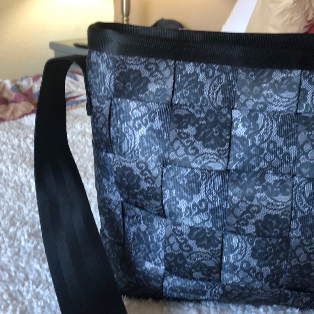 Harveys Original Seatbelt Bag Convertible Tote